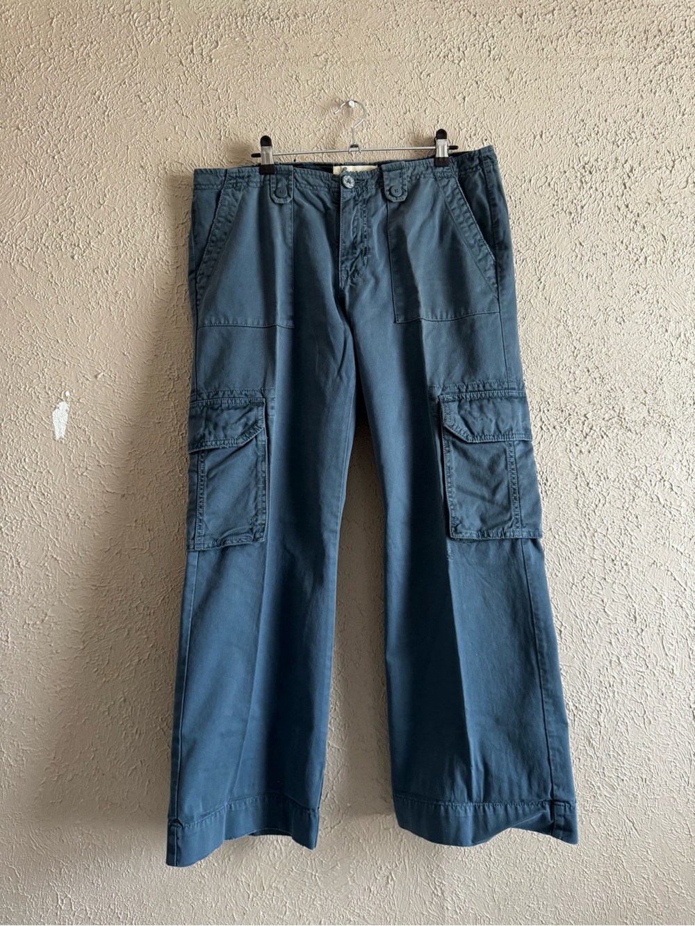 Old Navy Women's Ankle Cargo Pants in Slate Blue